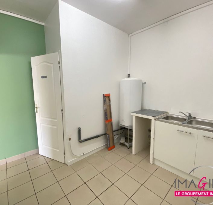 location Local commercial Magalas