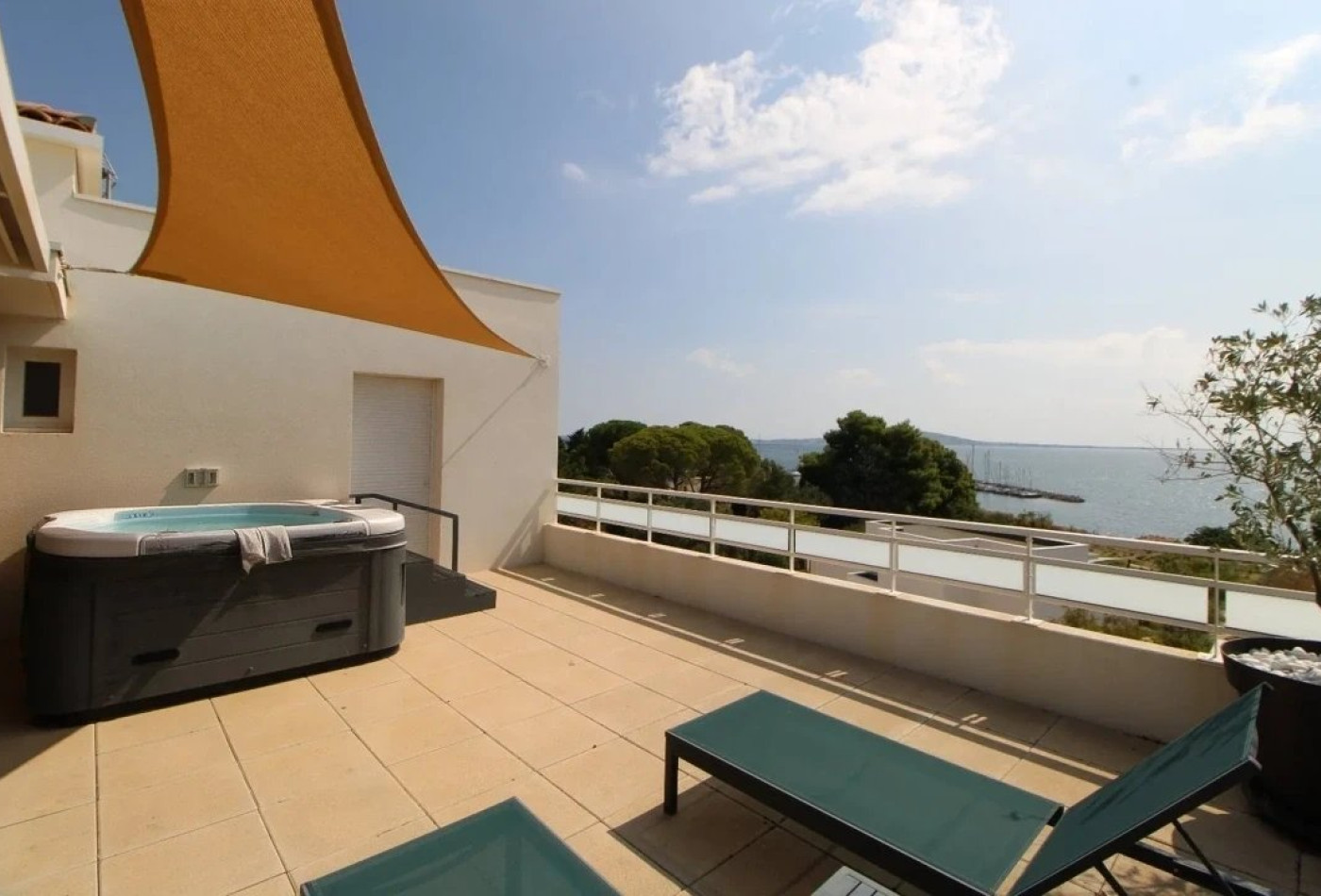 vente Appartement terrasse Meze - Photo 1