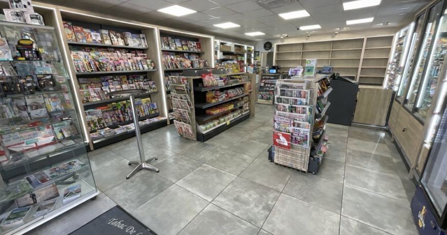 vente Local commercial Cers