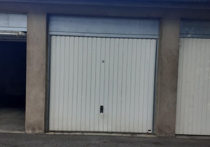 à vendre Garage Les Angles