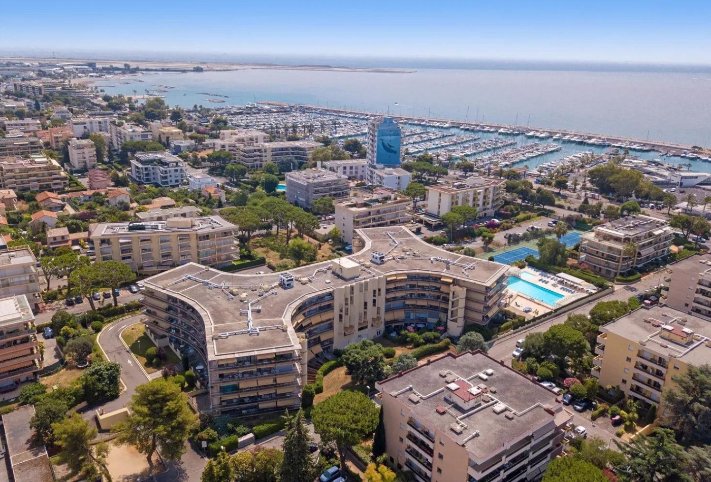 vente Appartement en frais réduits Saint Laurent Du Var - Photo 1