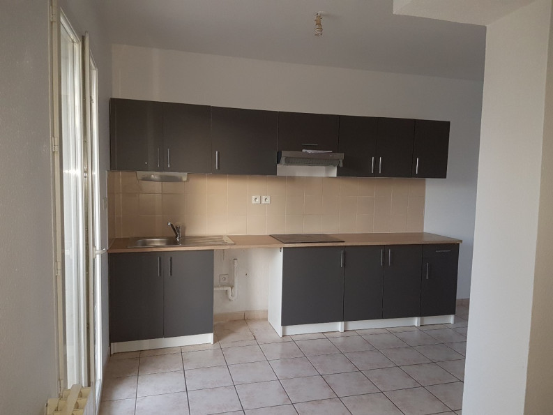 location Maison individuelle La Cavalerie - Photo 1