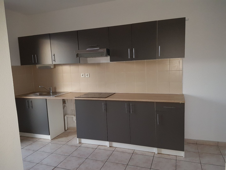 location Maison individuelle La Cavalerie - Photo 2