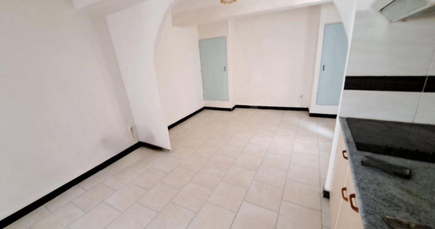location Maison Roujan