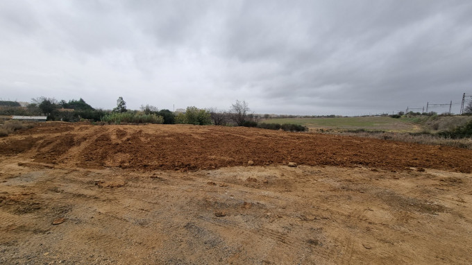 sale Terrain constructible Cers - Photo 2