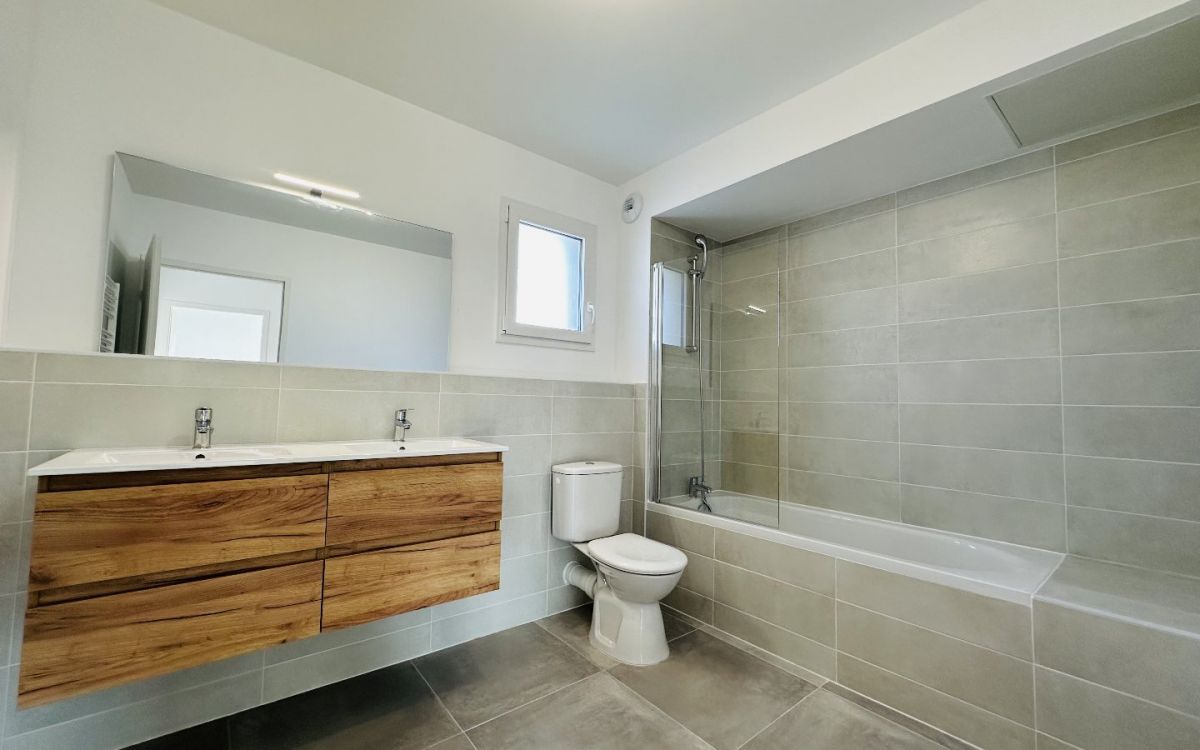 à louer Maison Serignan