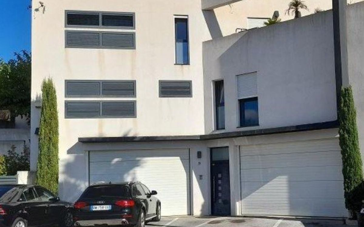 à vendre Entrepot Sainte Maxime