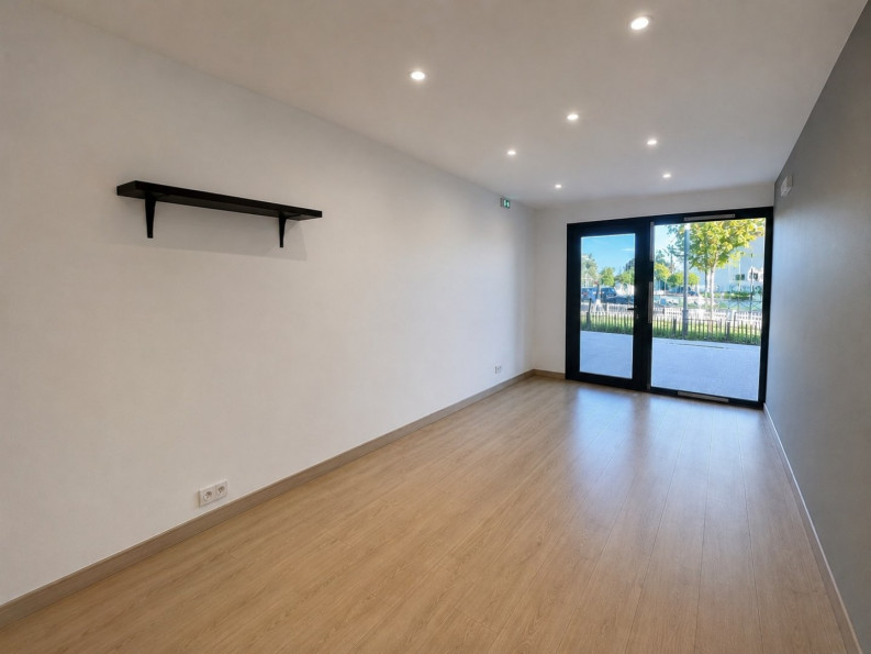 vente Local commercial Lunel Viel - Photo 1