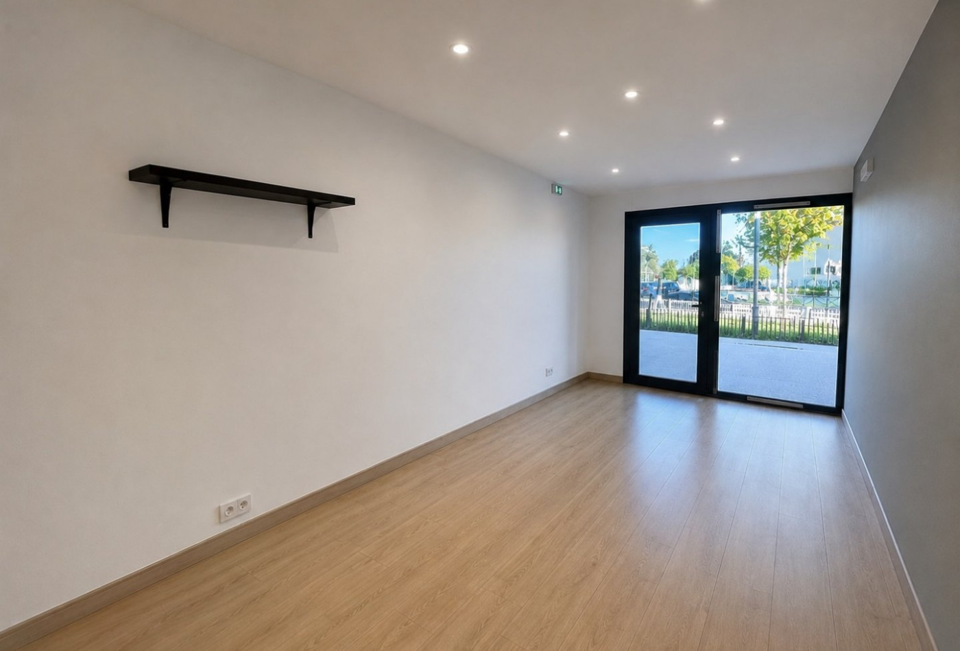 vente Local commercial Lunel Viel - Photo 1