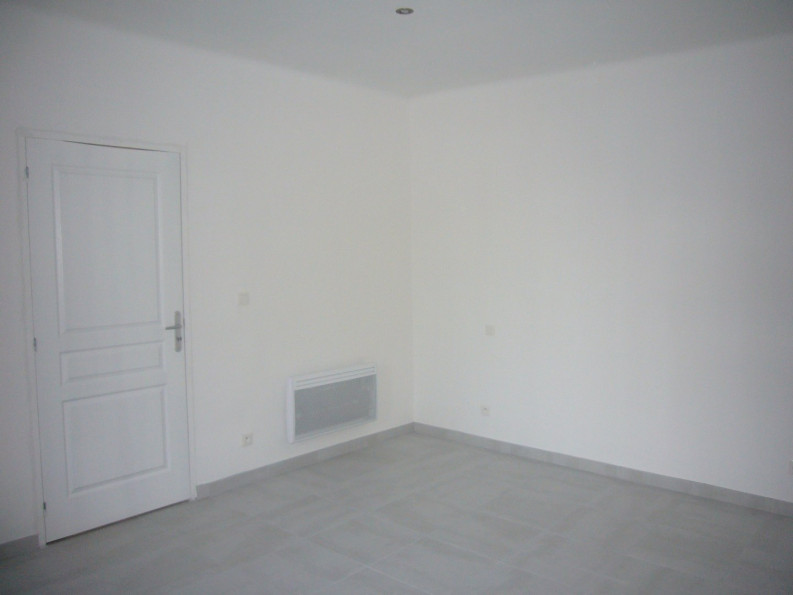 location Appartement rénové Corneilhan - Photo 7