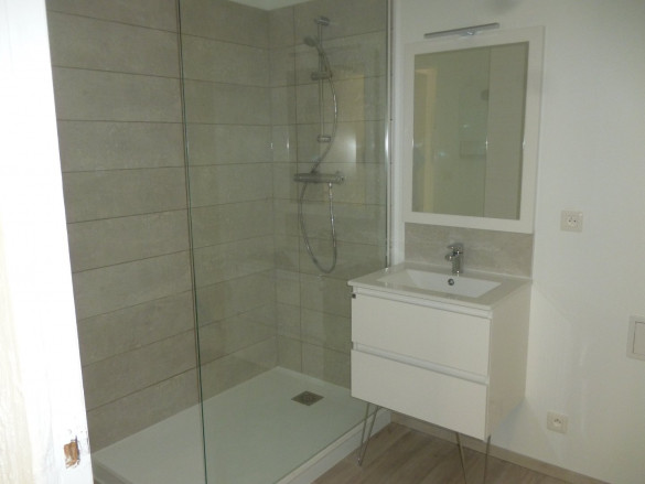 à louer Appartement bourgeois Nissan Lez Enserune