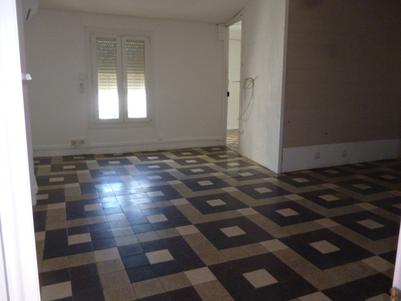 location Appartement rénové Beziers - Photo 2