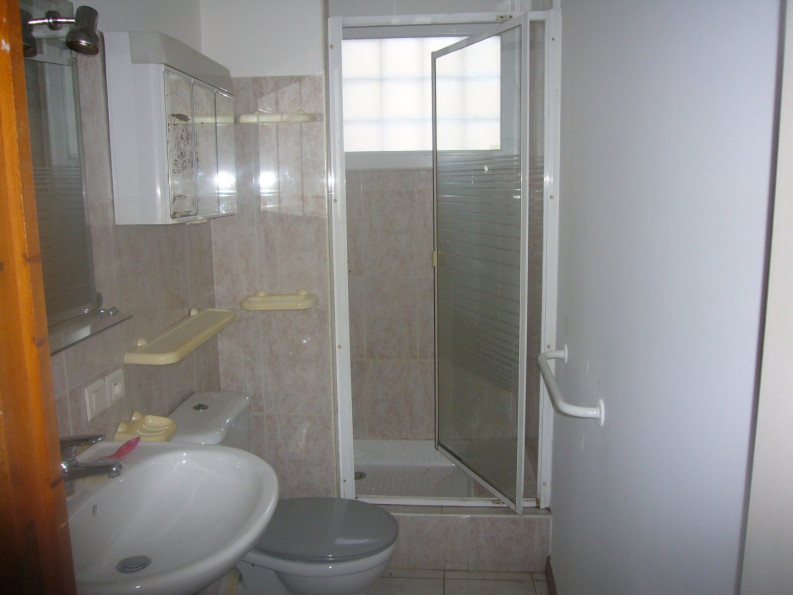 vente Ensemble immobilier Corneilhan - Photo 9