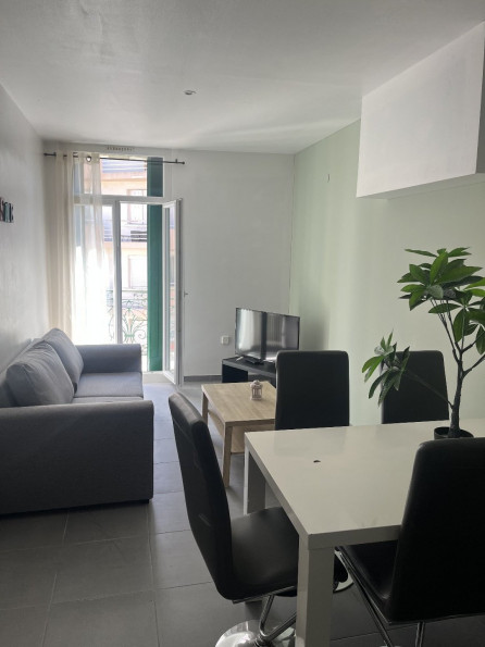 location Appartement rénové Beziers - Photo 1