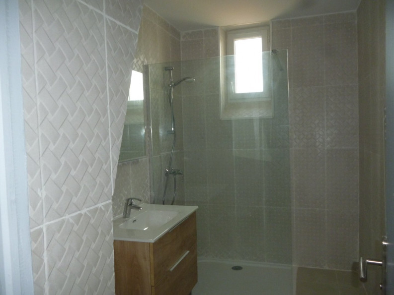 location Appartement rénové Beziers - Photo 8