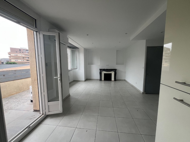 location Appartement rénové Beziers - Photo 3