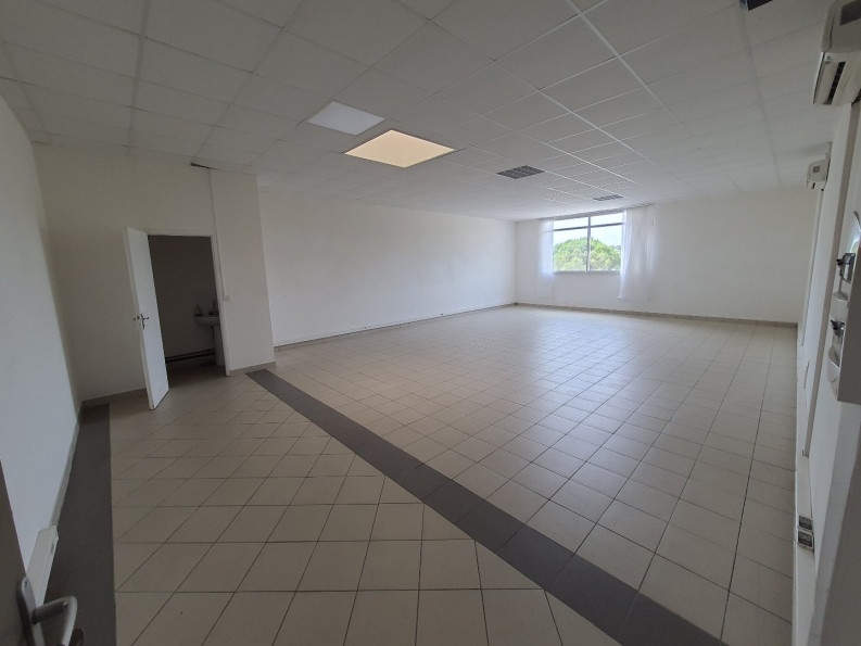 location Bureau Le Cres - Photo 2