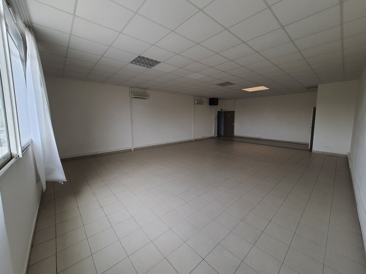 location Bureau Le Cres - Photo 3