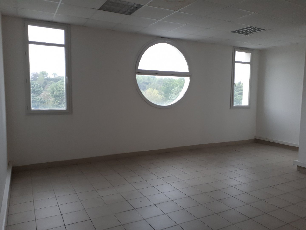 location Local commercial Le Cres - Photo 1