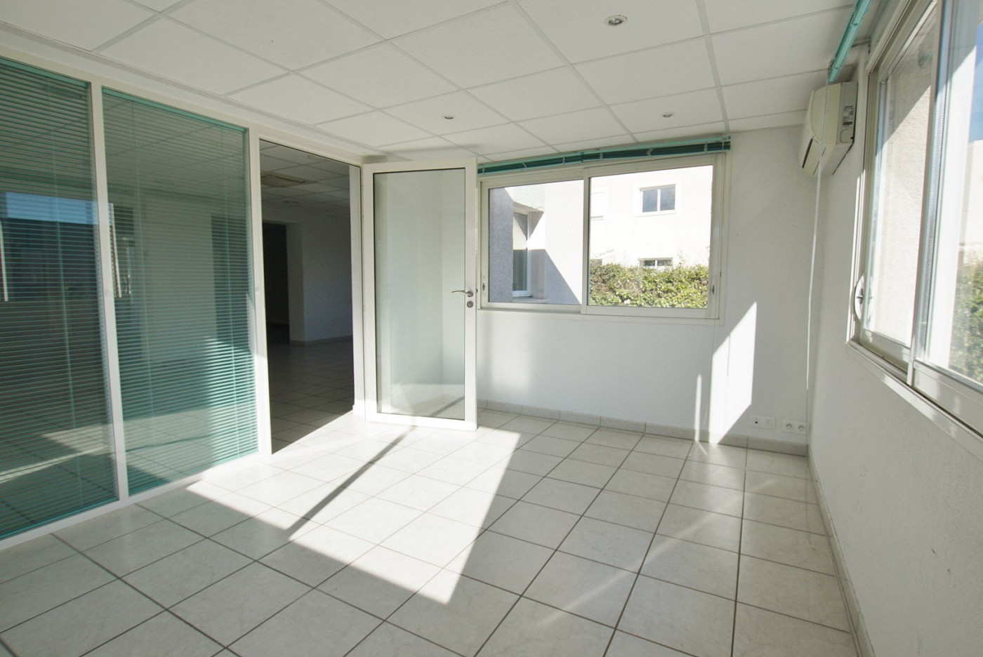 vente Local commercial Saint Gely Du Fesc - Photo 10