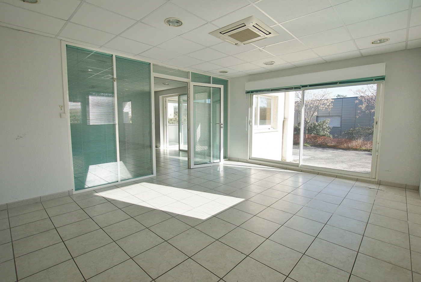 vente Local commercial Saint Gely Du Fesc - Photo 4