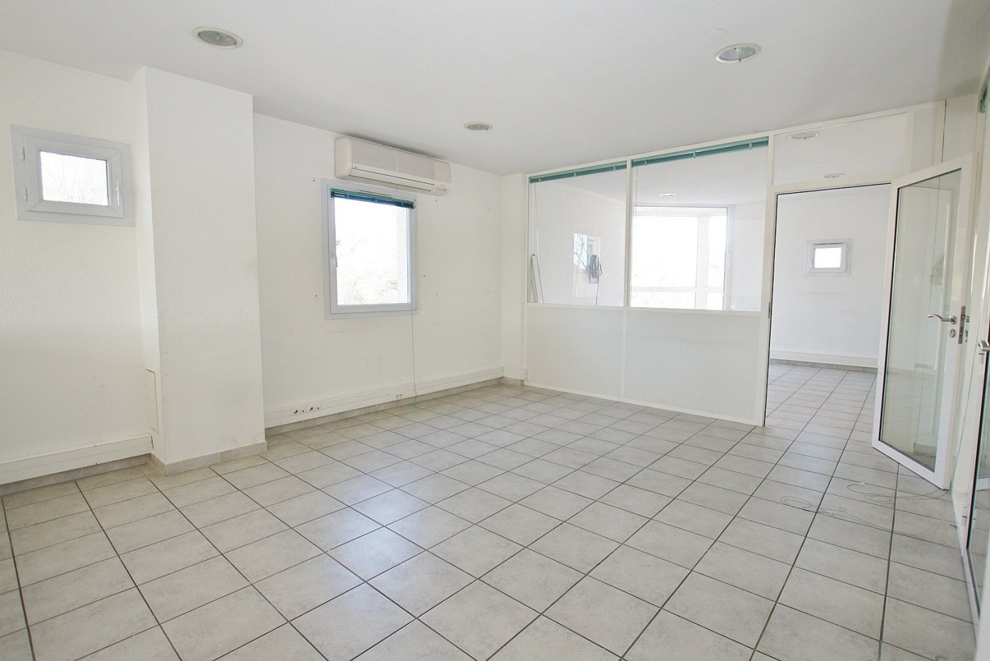 vente Local commercial Saint Gely Du Fesc - Photo 6