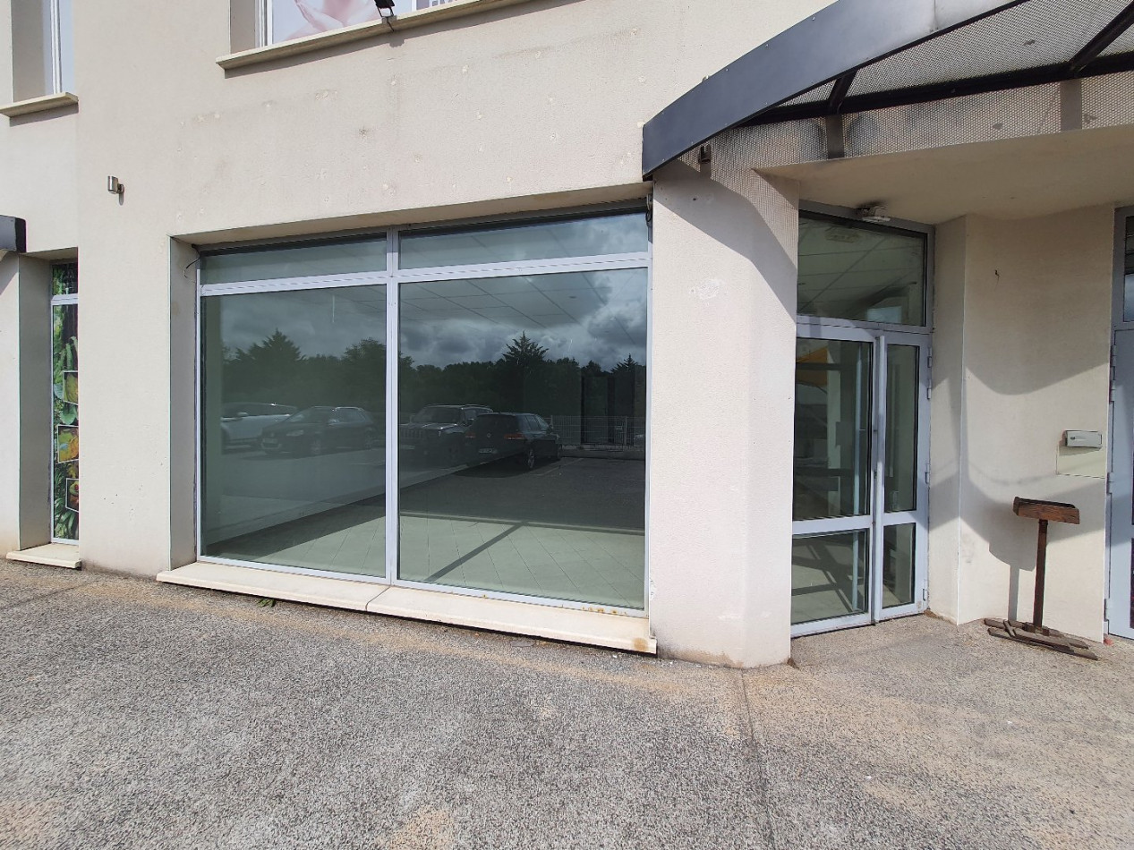 location Local commercial Le Cres - Photo 1