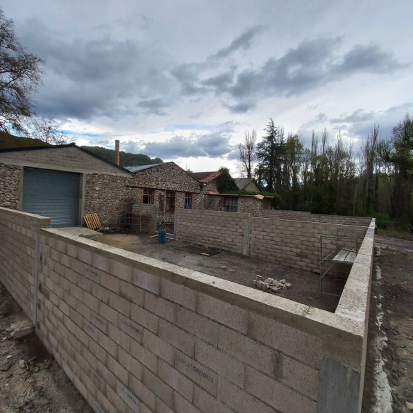 location Locaux d'activité Brissac - Photo 1