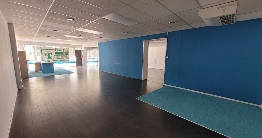 location Local commercial Lattes