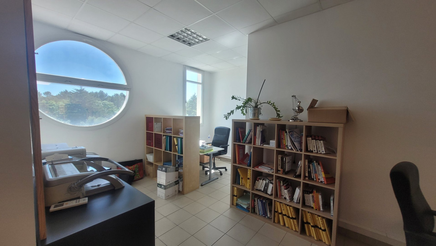 location Bureau Le Cres - Photo 3