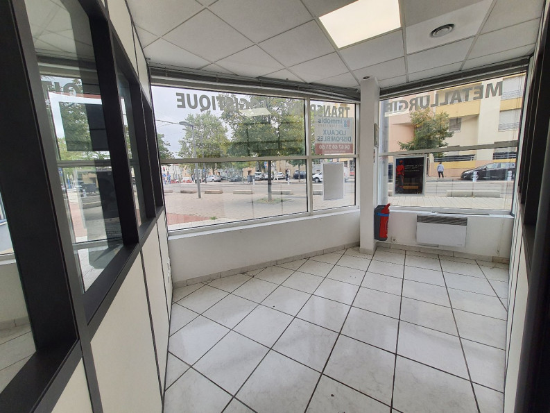 location Local commercial Montpellier - Photo 6