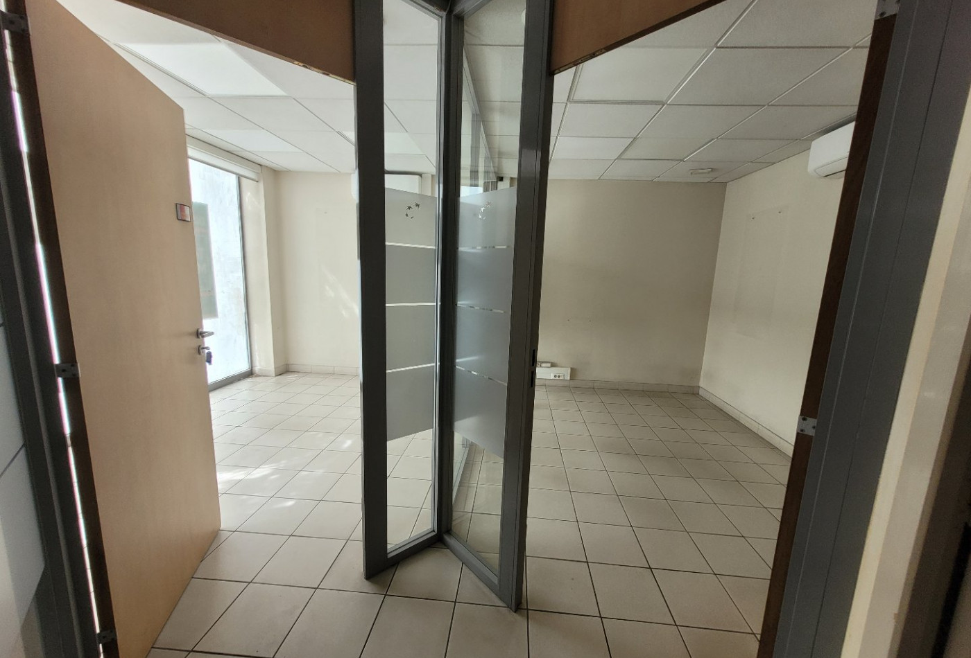 location Local commercial Montpellier - Photo 3