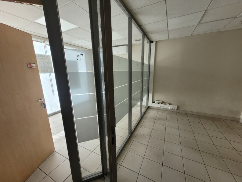 location Local commercial Montpellier - Photo 6