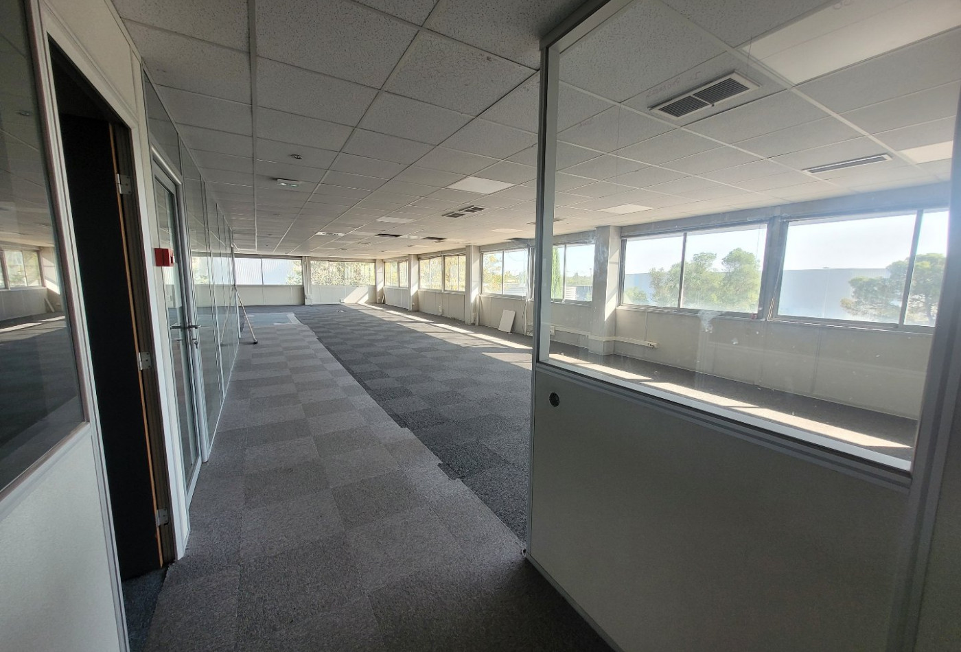 location Bureau Saint Jean De Vedas - Photo 1