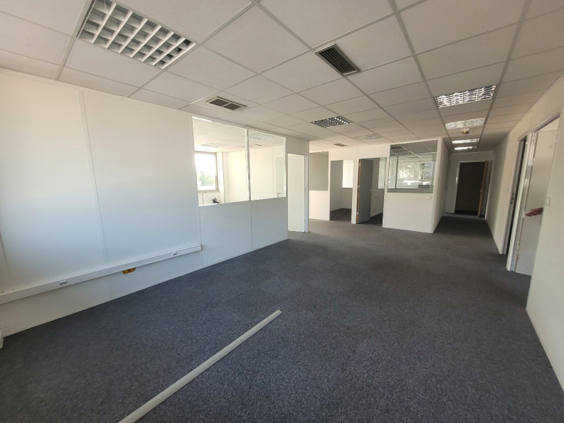 location Bureau Saint Jean De Vedas - Photo 1
