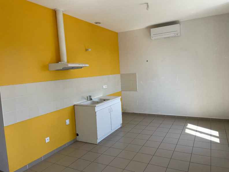location Appartement Prades Sur Vernazobre - Photo 2