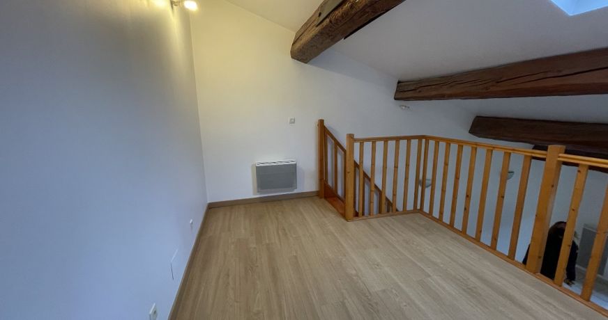 location Appartement Cers