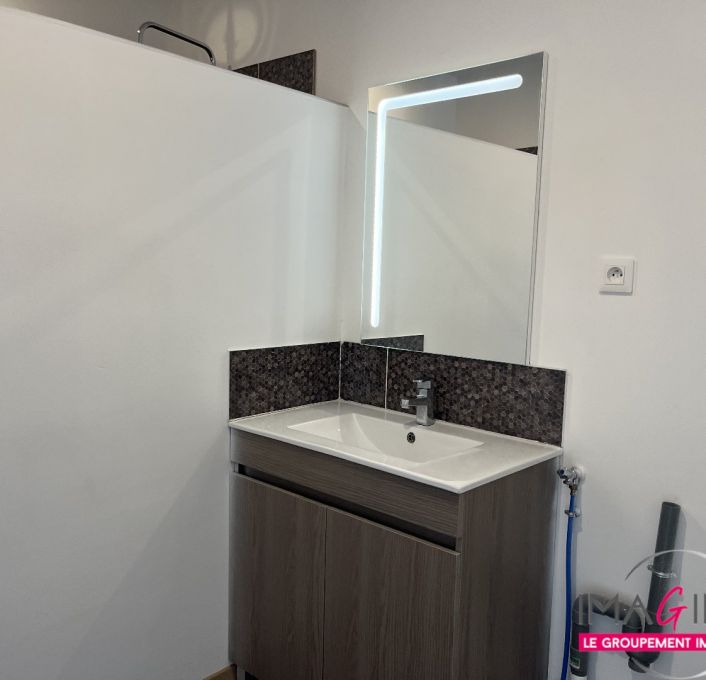 à louer Appartement rénové Servian