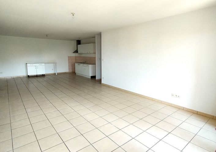 à louer Appartement Maraussan