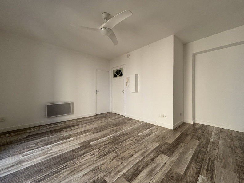location Appartement rénové Montagnac - Photo 2