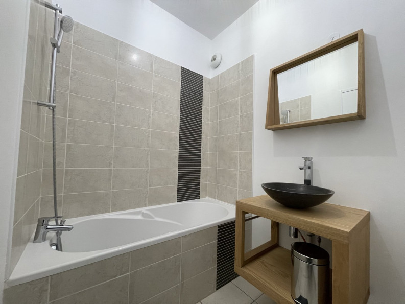 location Appartement rénové Pezenas - Photo 5