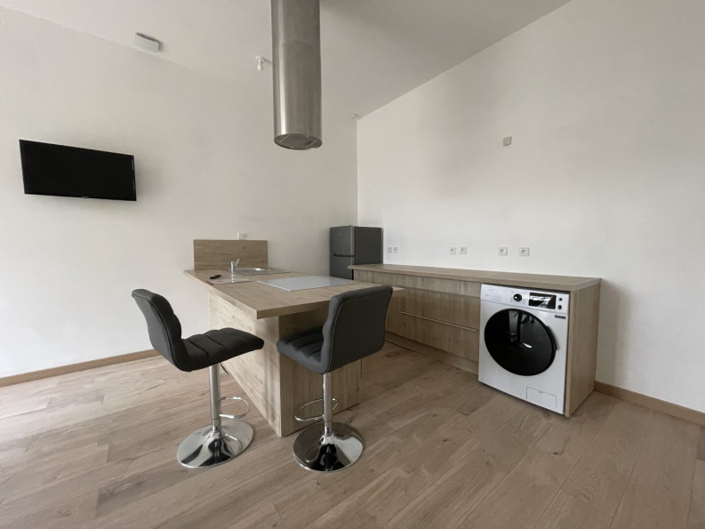 location Appartement rénové Pezenas - Photo 2