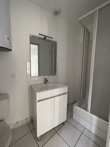location Appartement rénové Pezenas - Photo 6