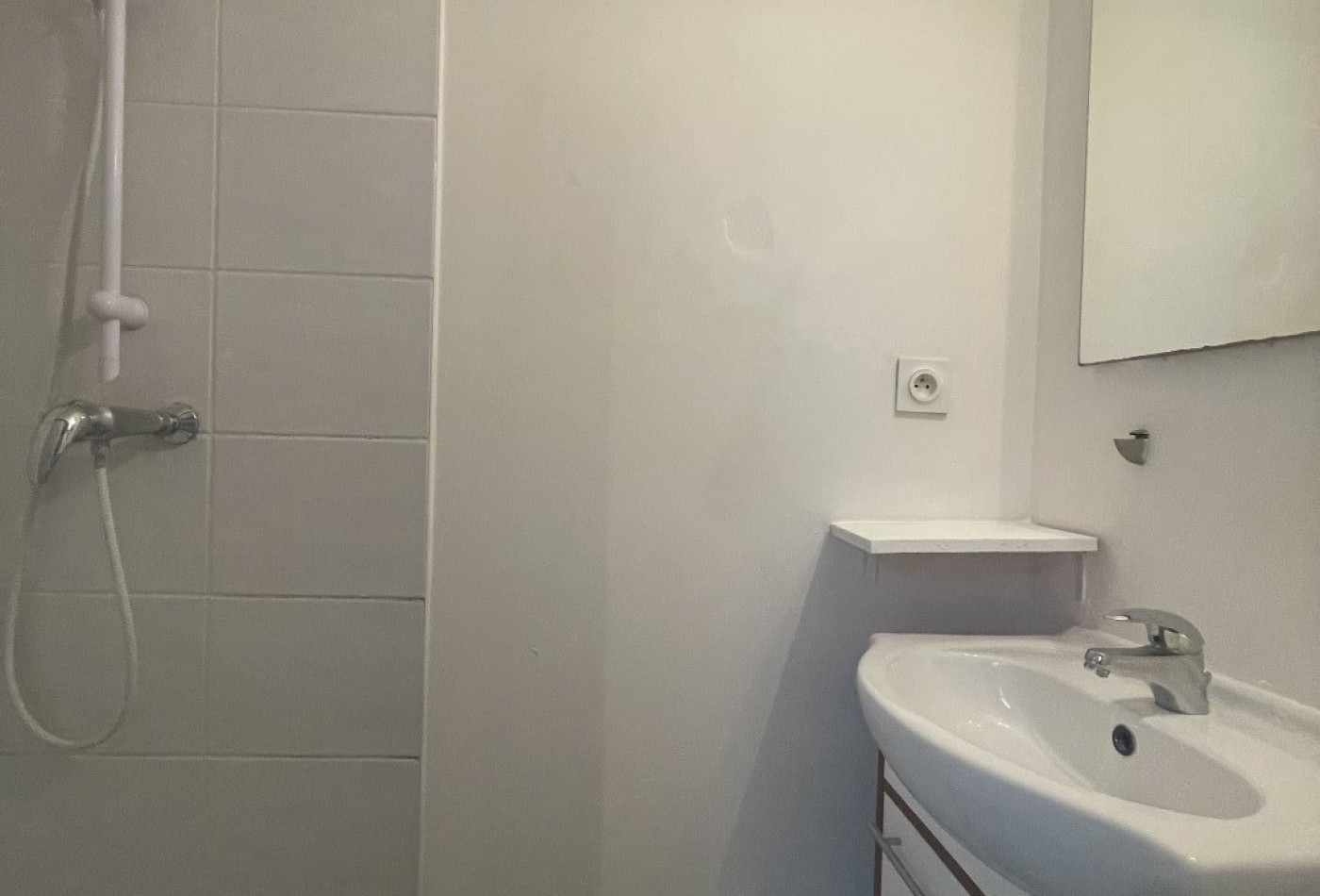 location Appartement mezzanine Pezenas - Photo 4
