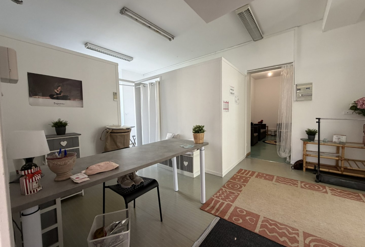 location Local commercial Pezenas - Photo 5