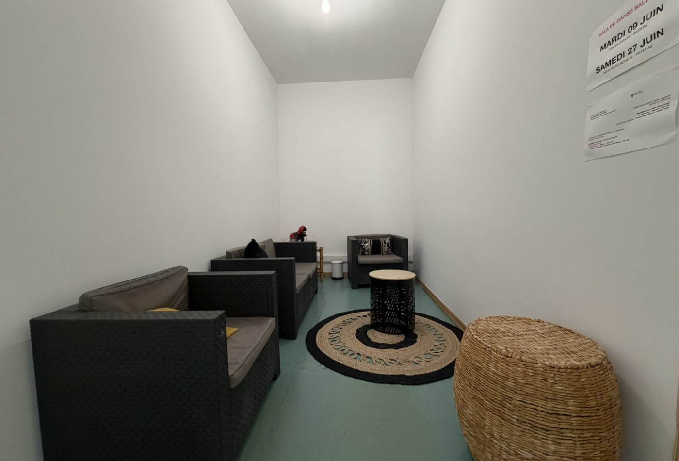 location Local commercial Pezenas - Photo 7