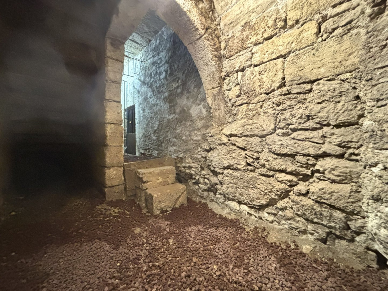 location Cave Pezenas - Photo 1