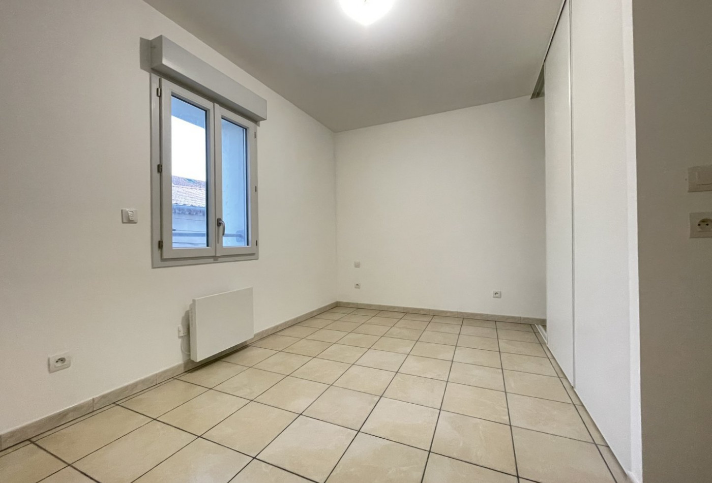 location Appartement rénové Lespignan - Photo 3