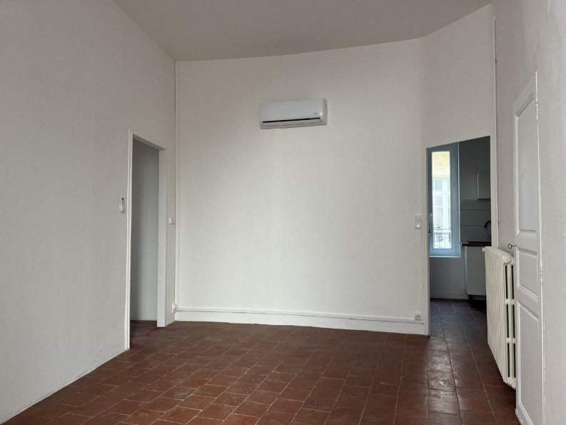 location Appartement rénové Beziers - Photo 2