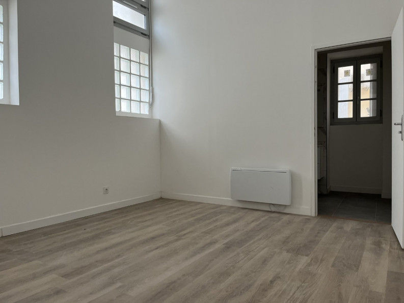 location Appartement rénové Beziers - Photo 3